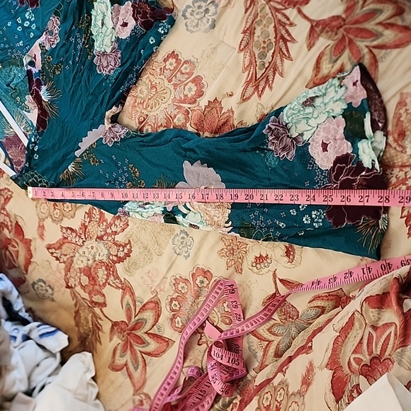 Rue 21 Floral Crop top - Picture 14 of 16